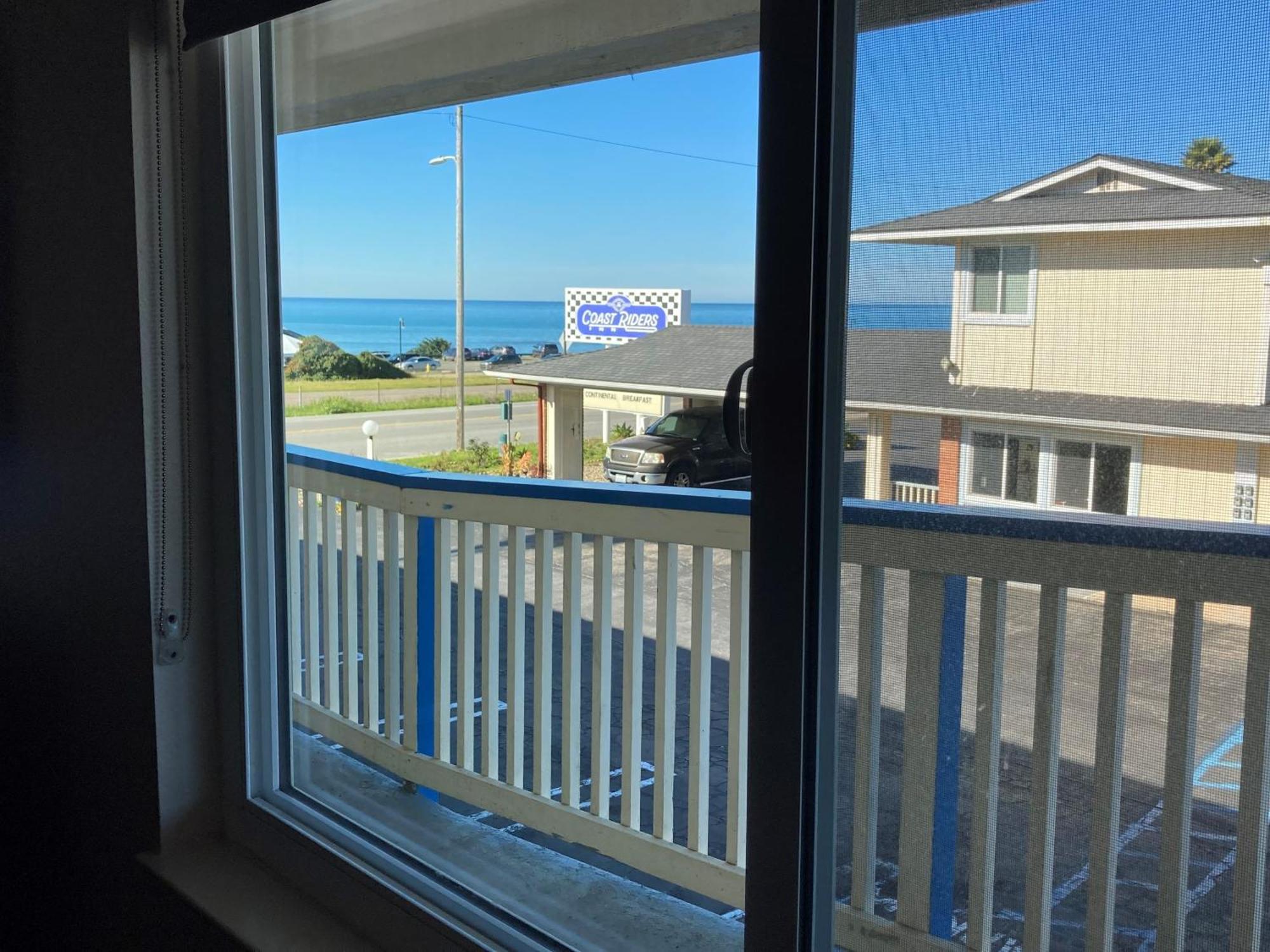 Coast Riders Inn 샌시미언 객실 사진