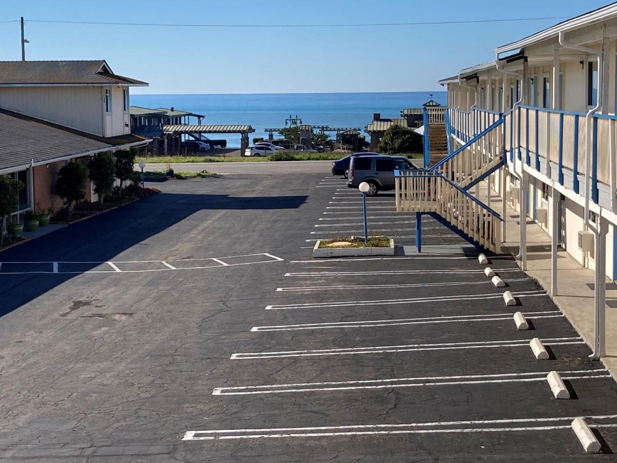 Coast Riders Inn 샌시미언 객실 사진